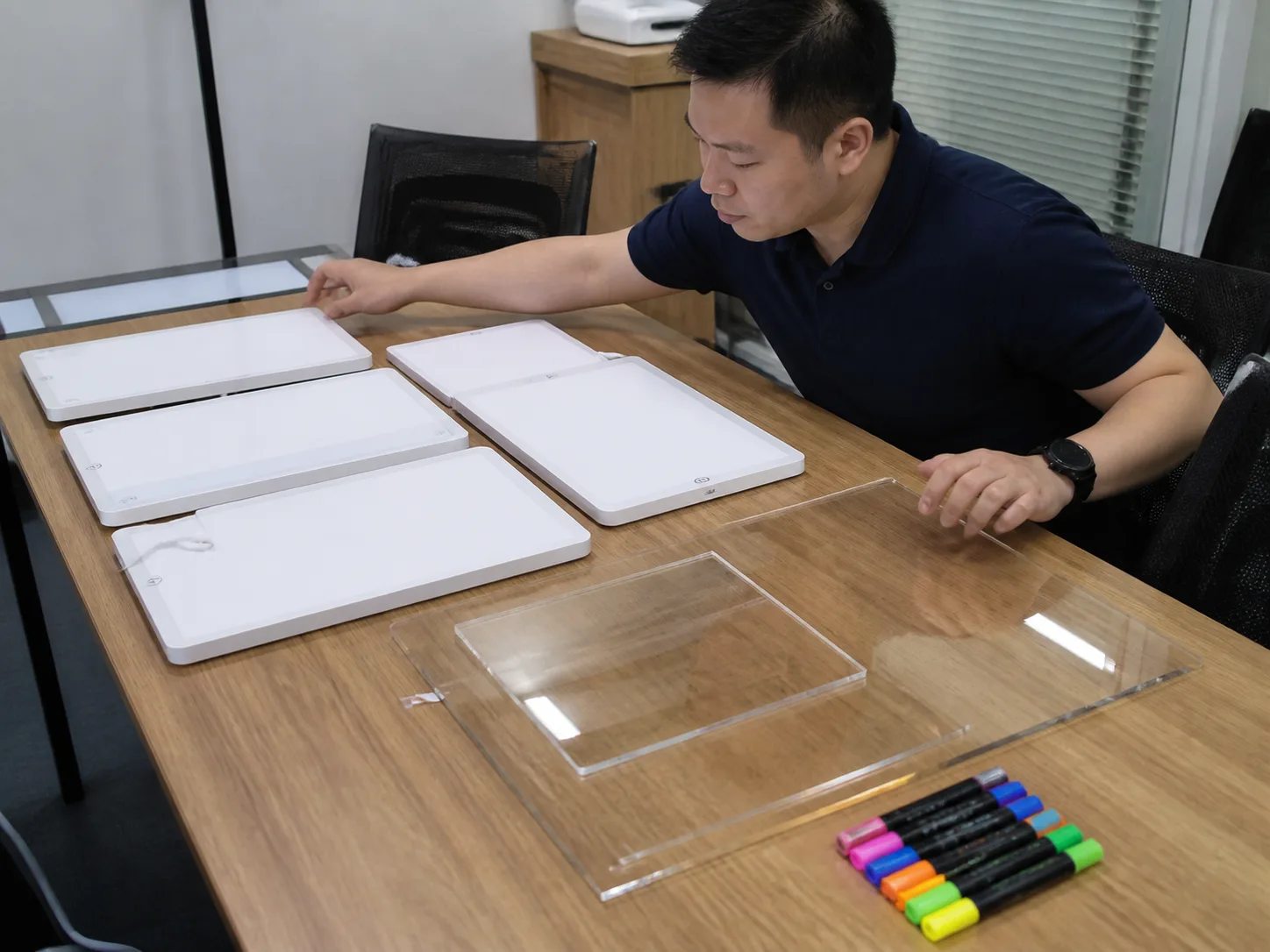 LED drawing board base design selection buyer planning scene