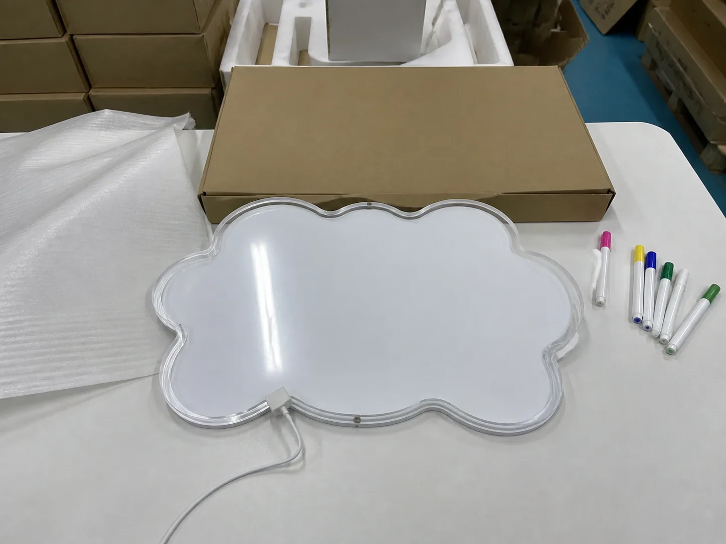 LED drawing board sample shipping checklist buyer planning scene